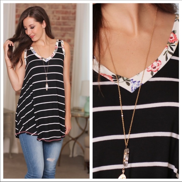 Last one! Striped floral tunic with pink trim - Picture 4 of 5